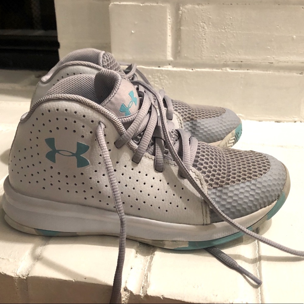 Boys basketball shoes